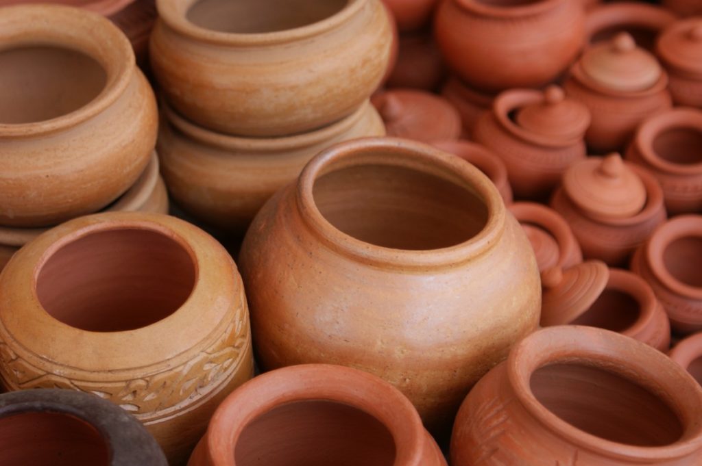 Esperienza di vasi di ceramica a Giardini Naxos