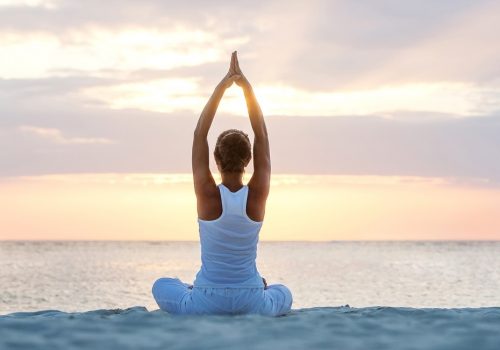 meditazione yoga giardini naxos tramonto